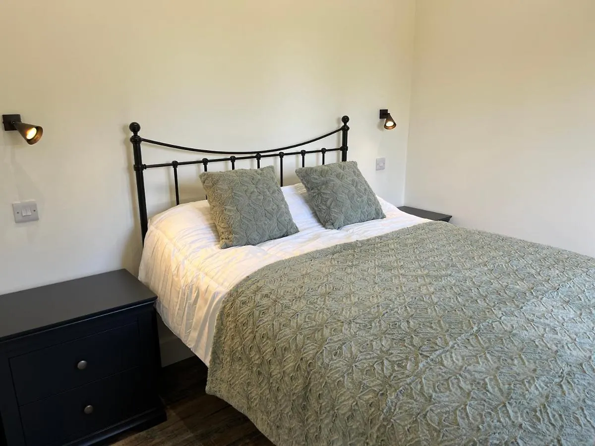 Lakeside Lodge Eastleigh
